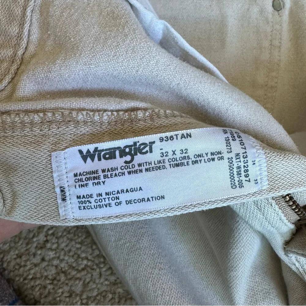 Wrangler Men's White Jeans - Picture 2 of 4